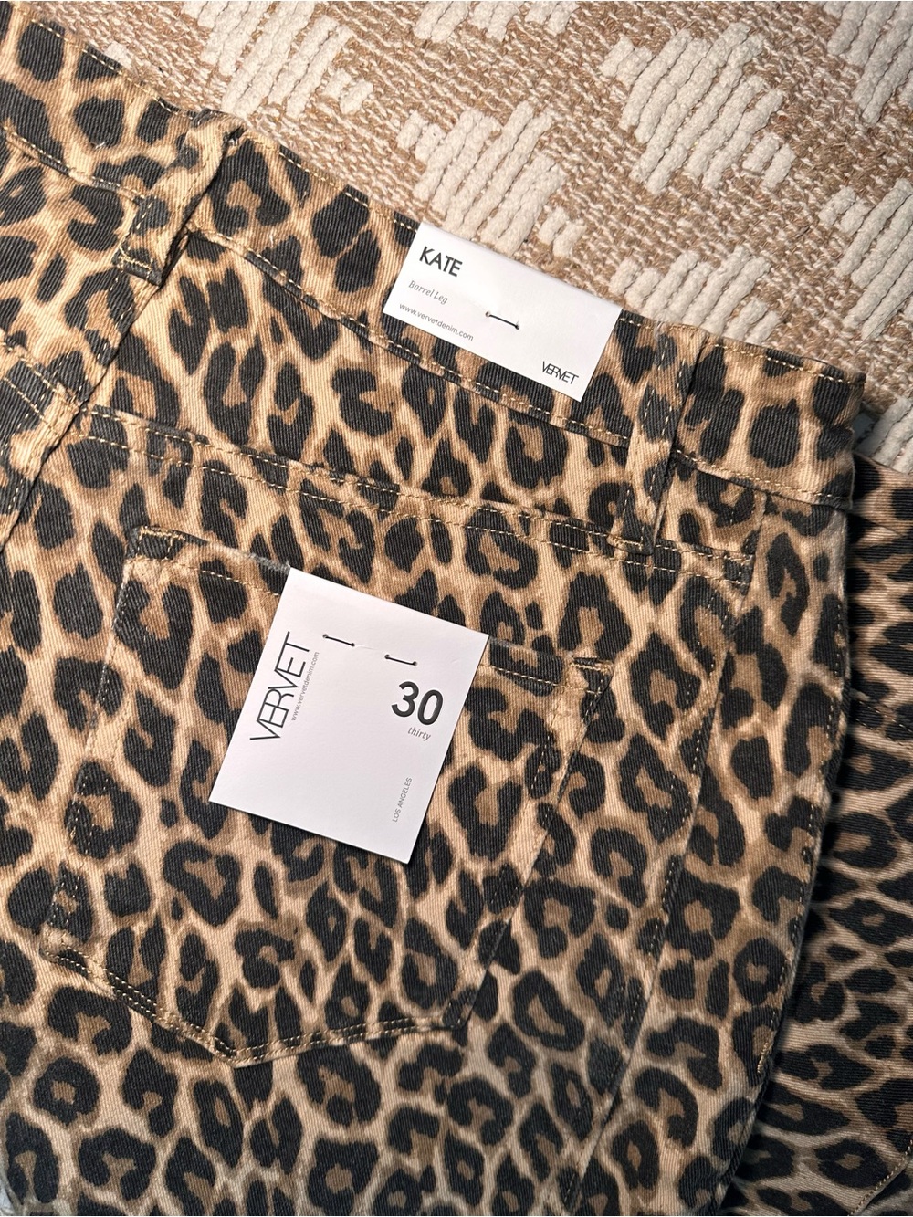 VERVET BY FLYING MONKEY Kate Leopard Barrel Stretch Jeans Size 30 - NWT - Picture 3 of 5